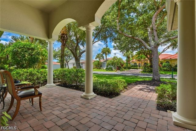 3807 Recreation LN, Naples, FL 34116