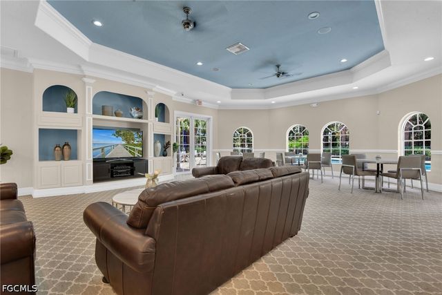 3807 Recreation LN, Naples, FL 34116