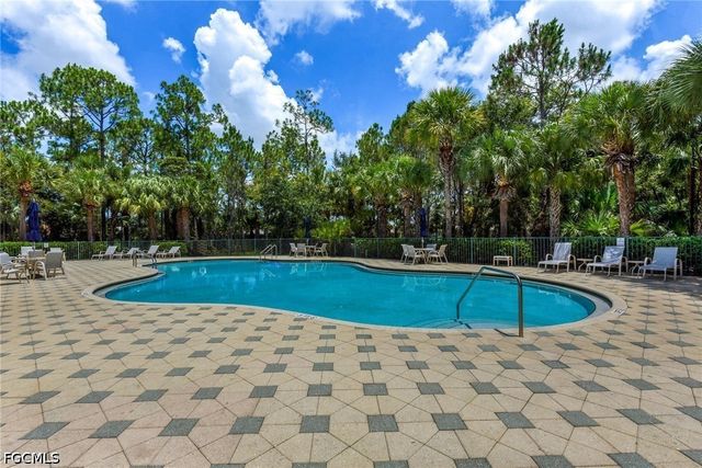3807 Recreation LN, Naples, FL 34116