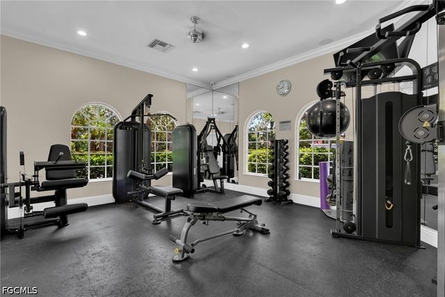 3807 Recreation LN, Naples, FL 34116