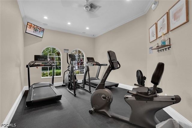 3807 Recreation LN, Naples, FL 34116