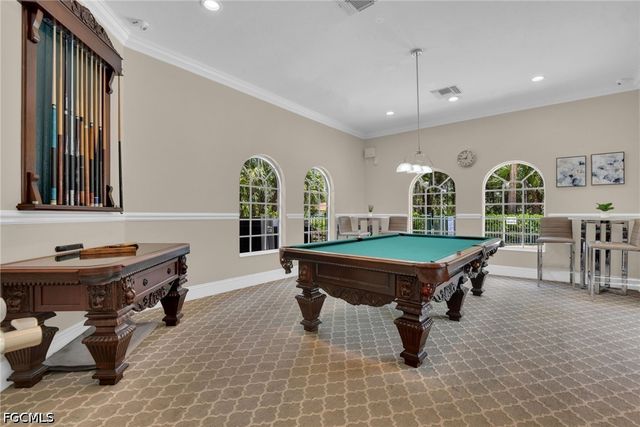 3807 Recreation LN, Naples, FL 34116