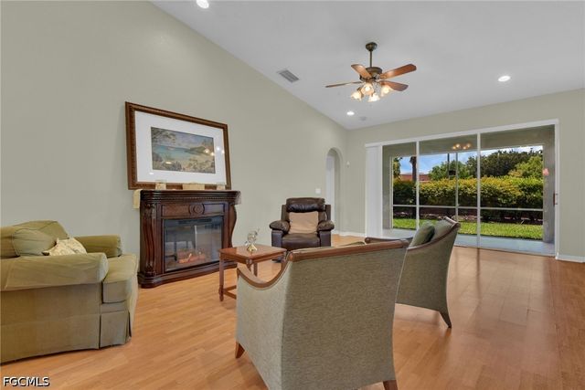 3807 Recreation LN, Naples, FL 34116
