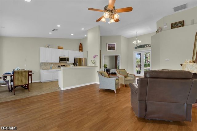 3807 Recreation LN, Naples, FL 34116