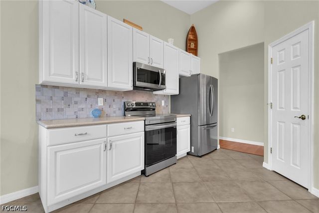 3807 Recreation LN, Naples, FL 34116