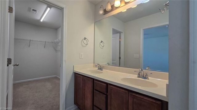 5733 Midstream Circle, Clemmons, NC 27012