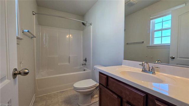 5733 Midstream Circle, Clemmons, NC 27012