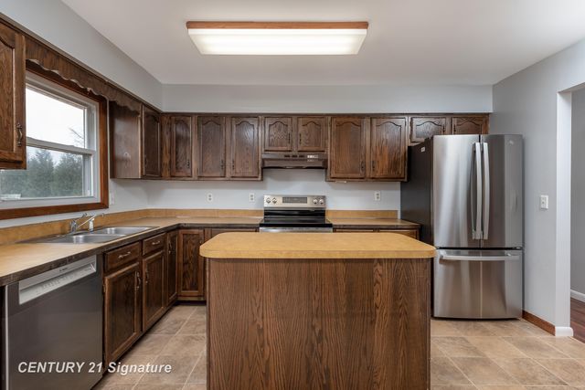 2205 S Van Buren Road, Reese, MI 48757