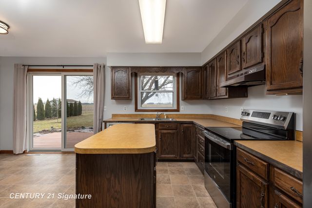 2205 S Van Buren Road, Reese, MI 48757