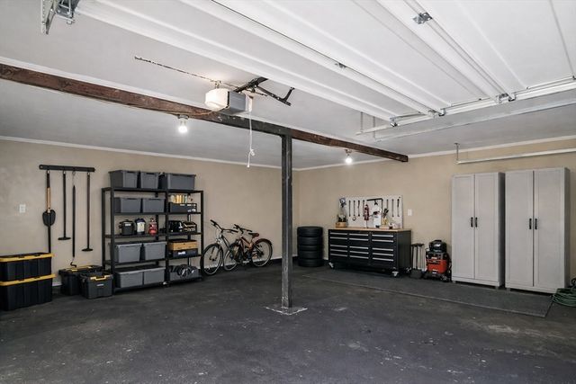 2085 Memorial Dr, South Hadley, MA 01075