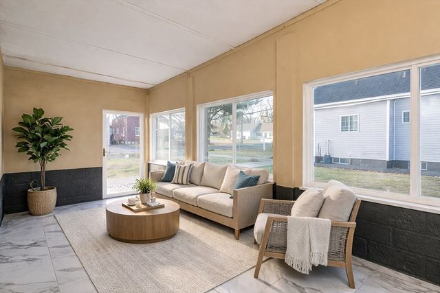 2085 Memorial Dr, South Hadley, MA 01075