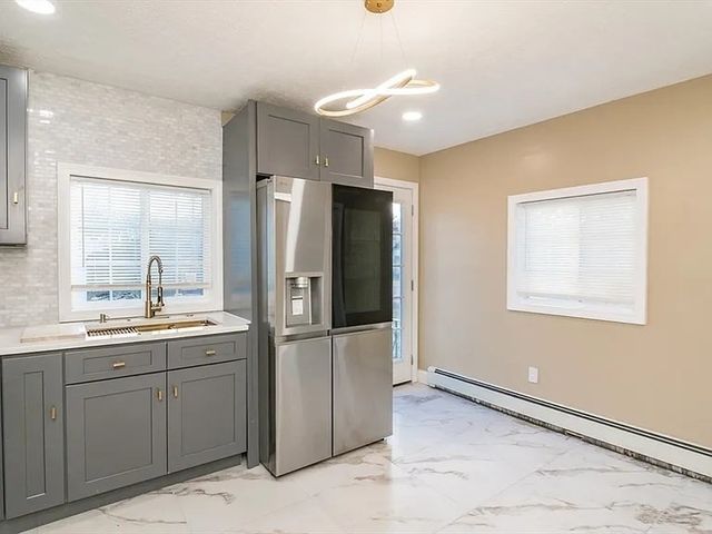 2085 Memorial Dr, South Hadley, MA 01075