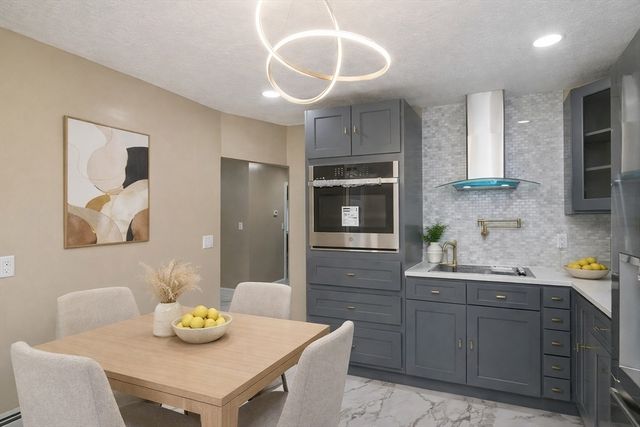 2085 Memorial Dr, South Hadley, MA 01075