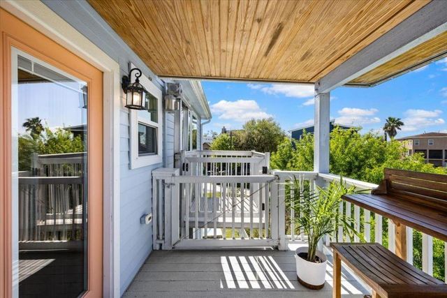 126 E Shore Drive, Clear Lake Shores, TX 77565