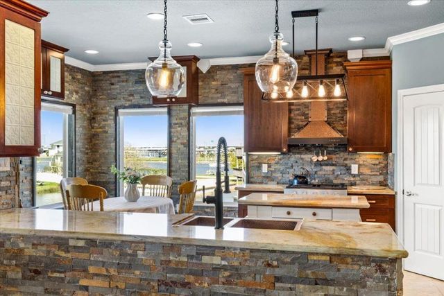 126 E Shore Drive, Clear Lake Shores, TX 77565