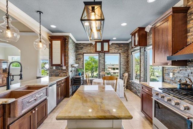 126 E Shore Drive, Clear Lake Shores, TX 77565