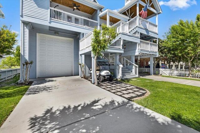 126 E Shore Drive, Clear Lake Shores, TX 77565