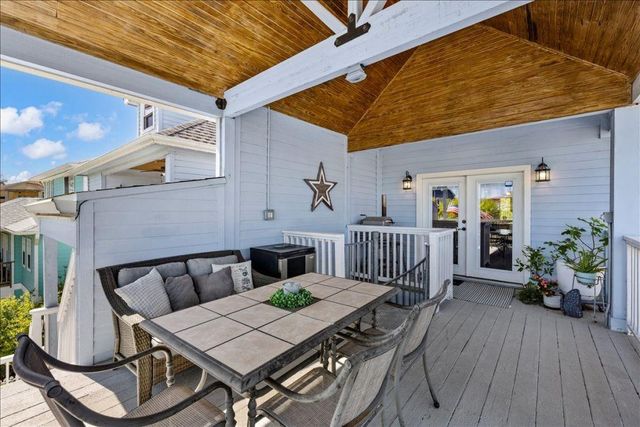 126 E Shore Drive, Clear Lake Shores, TX 77565