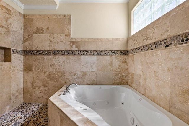 126 E Shore Drive, Clear Lake Shores, TX 77565