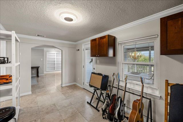 126 E Shore Drive, Clear Lake Shores, TX 77565