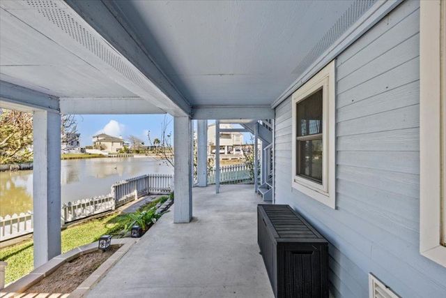 126 E Shore Drive, Clear Lake Shores, TX 77565