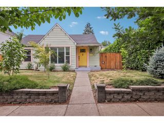 304 W 32ND St, Vancouver, WA 98660