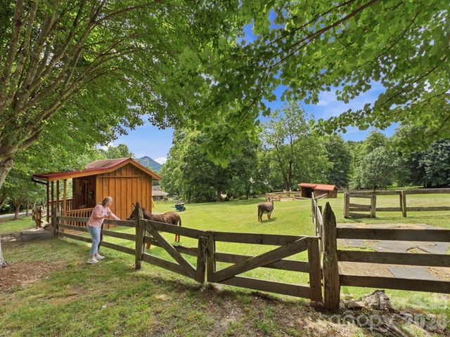 65 Airish Lane, Waynesville, NC 28785