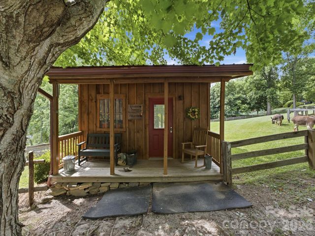 65 Airish Lane, Waynesville, NC 28785