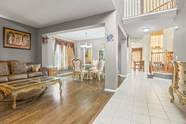 356 Post Oak Circle, West Chicago, IL 60185