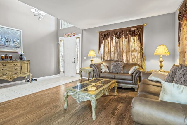 356 Post Oak Circle, West Chicago, IL 60185