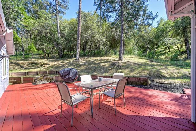 5758 Vacation Blvd, Somerset, CA 95684