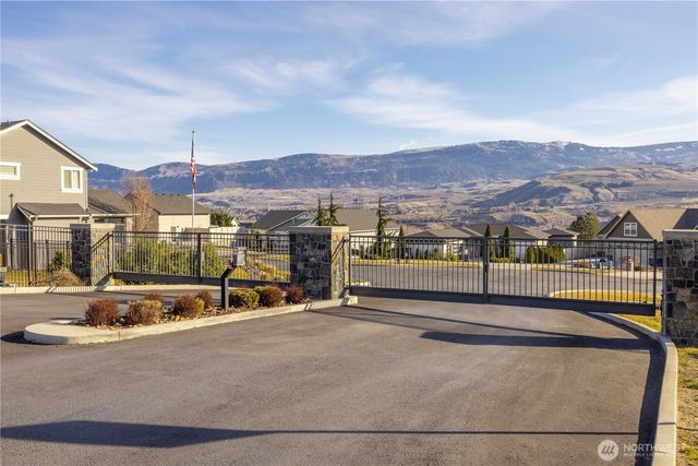 857 S Lamplight Lane, East Wenatchee, WA 98802