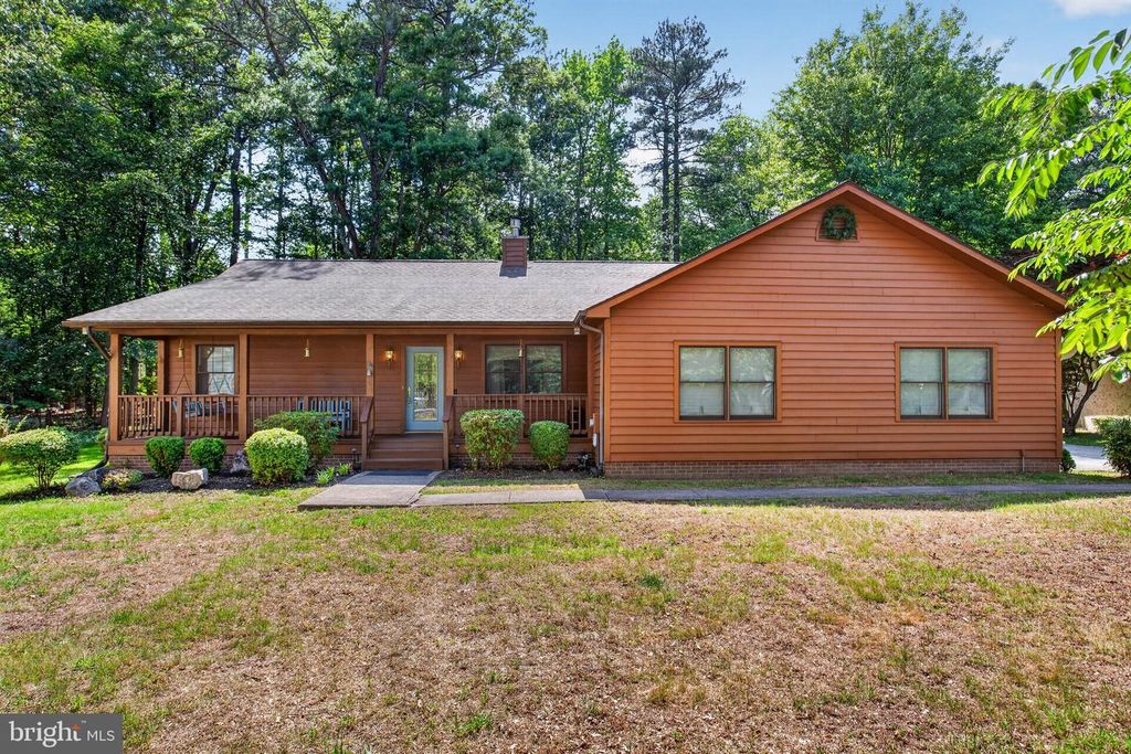 Image 1 of property listing at 14575 HONEYSUCKLE WAY, Issue, MD 20645