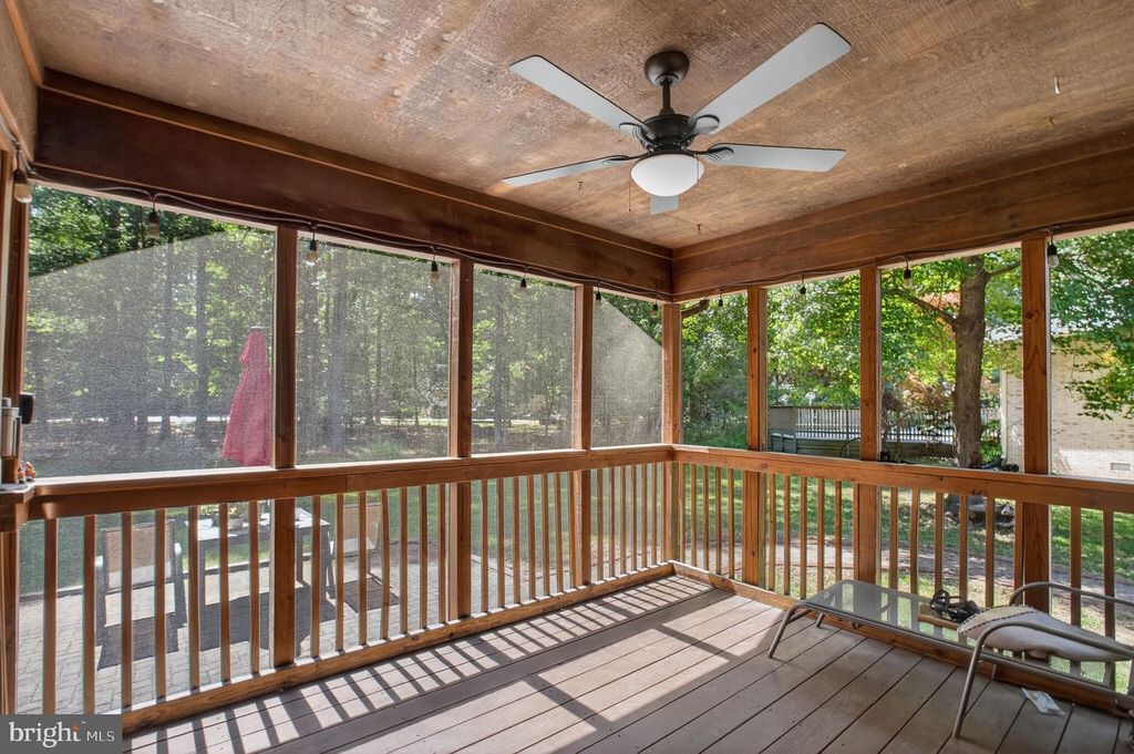 Image 14 of property listing at 14575 HONEYSUCKLE WAY, Issue, MD 20645