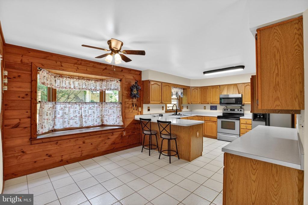 Image 31 of property listing at 14575 HONEYSUCKLE WAY, Issue, MD 20645