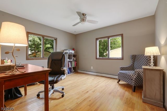 36 Maple Lake Rd, Kinnelon Boro, NJ 07405