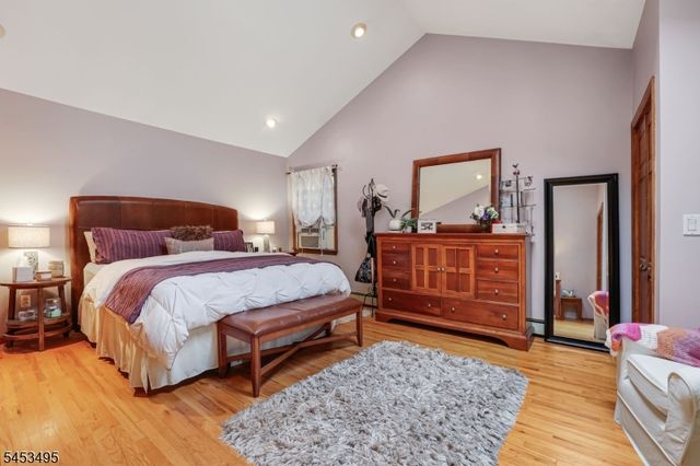 36 Maple Lake Rd, Kinnelon Boro, NJ 07405