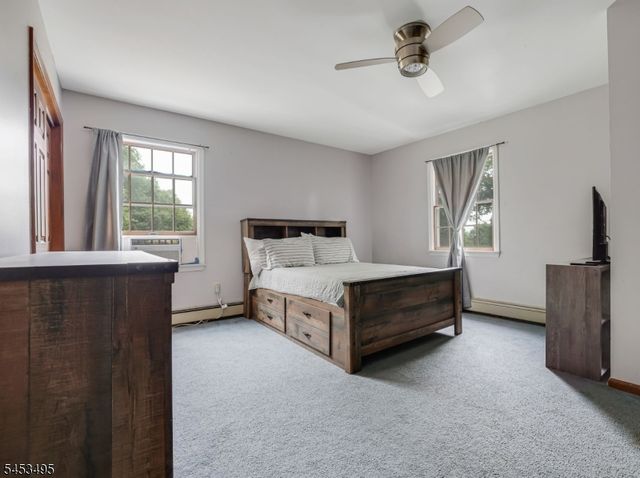 36 Maple Lake Rd, Kinnelon Boro, NJ 07405