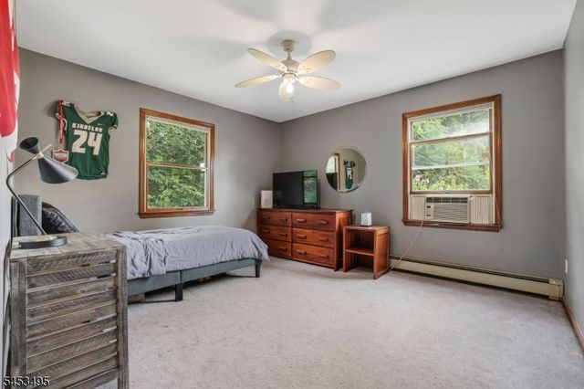 36 Maple Lake Rd, Kinnelon Boro, NJ 07405