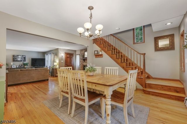36 Maple Lake Rd, Kinnelon Boro, NJ 07405