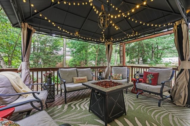 36 Maple Lake Rd, Kinnelon Boro, NJ 07405