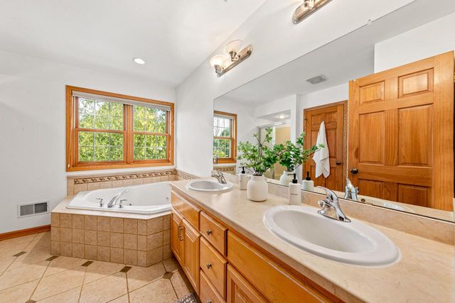 9414 N Pearlette LANE, Brown Deer, WI 53223