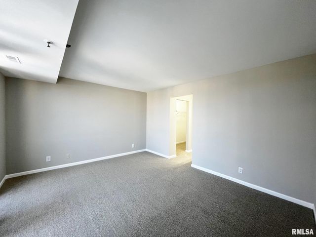125 SW JEFFERSON Avenue W11W, Peoria, IL 61602