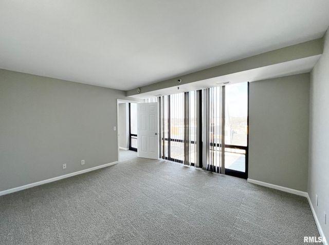 125 SW JEFFERSON Avenue W11W, Peoria, IL 61602