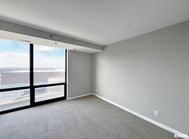 125 SW JEFFERSON Avenue W11W, Peoria, IL 61602