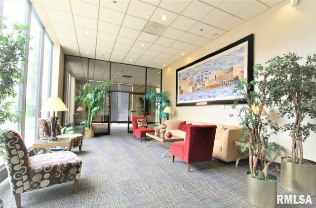 125 SW JEFFERSON Avenue W11W, Peoria, IL 61602