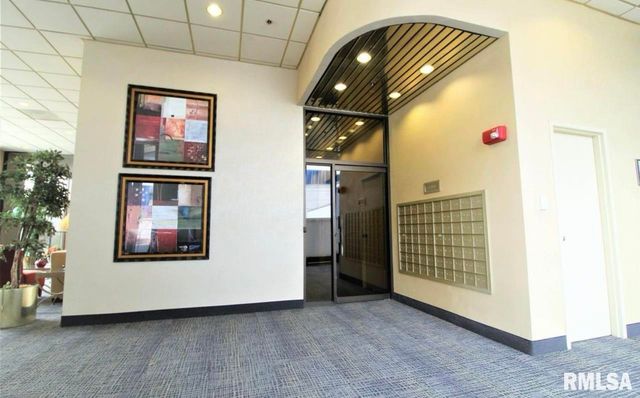 125 SW JEFFERSON Avenue W11W, Peoria, IL 61602