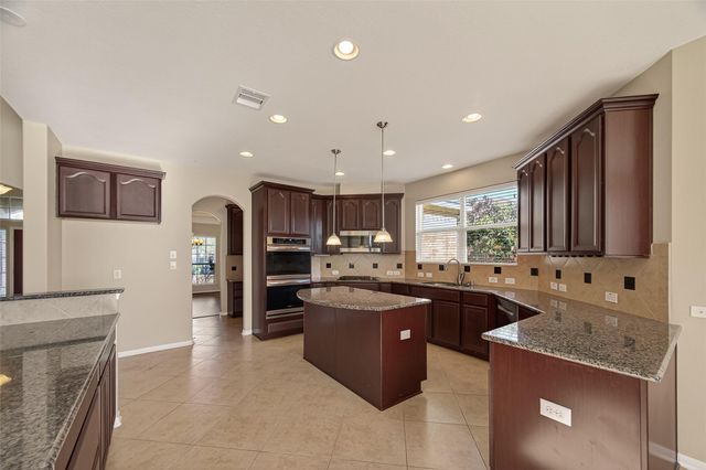 1807 Brighton Brook Lane, Pearland, TX 77581