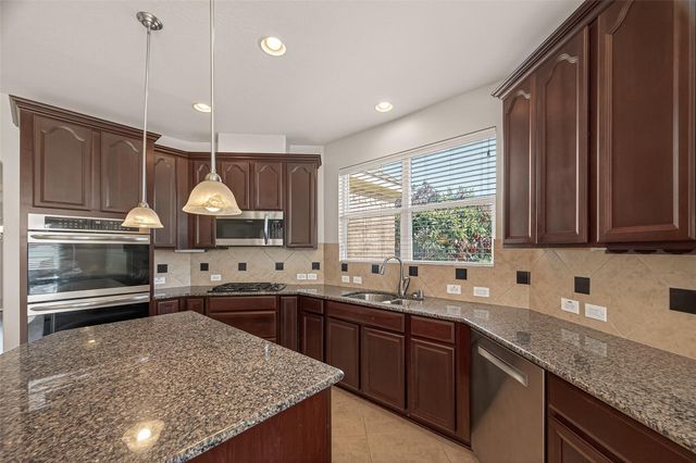 1807 Brighton Brook Lane, Pearland, TX 77581