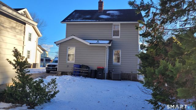 10 Olmstead Place, Norwalk, CT 06855